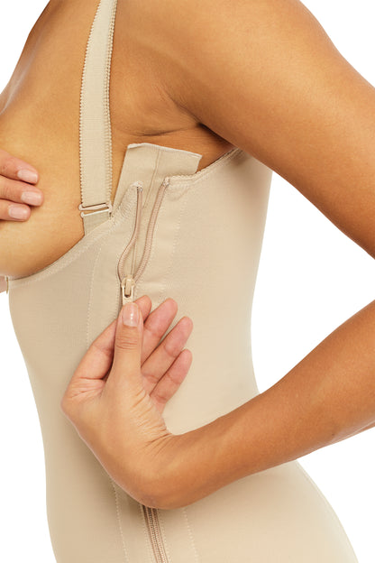 Detaljbilde av sideglidelås på High Back Zippered Brief kompresjonsplagg